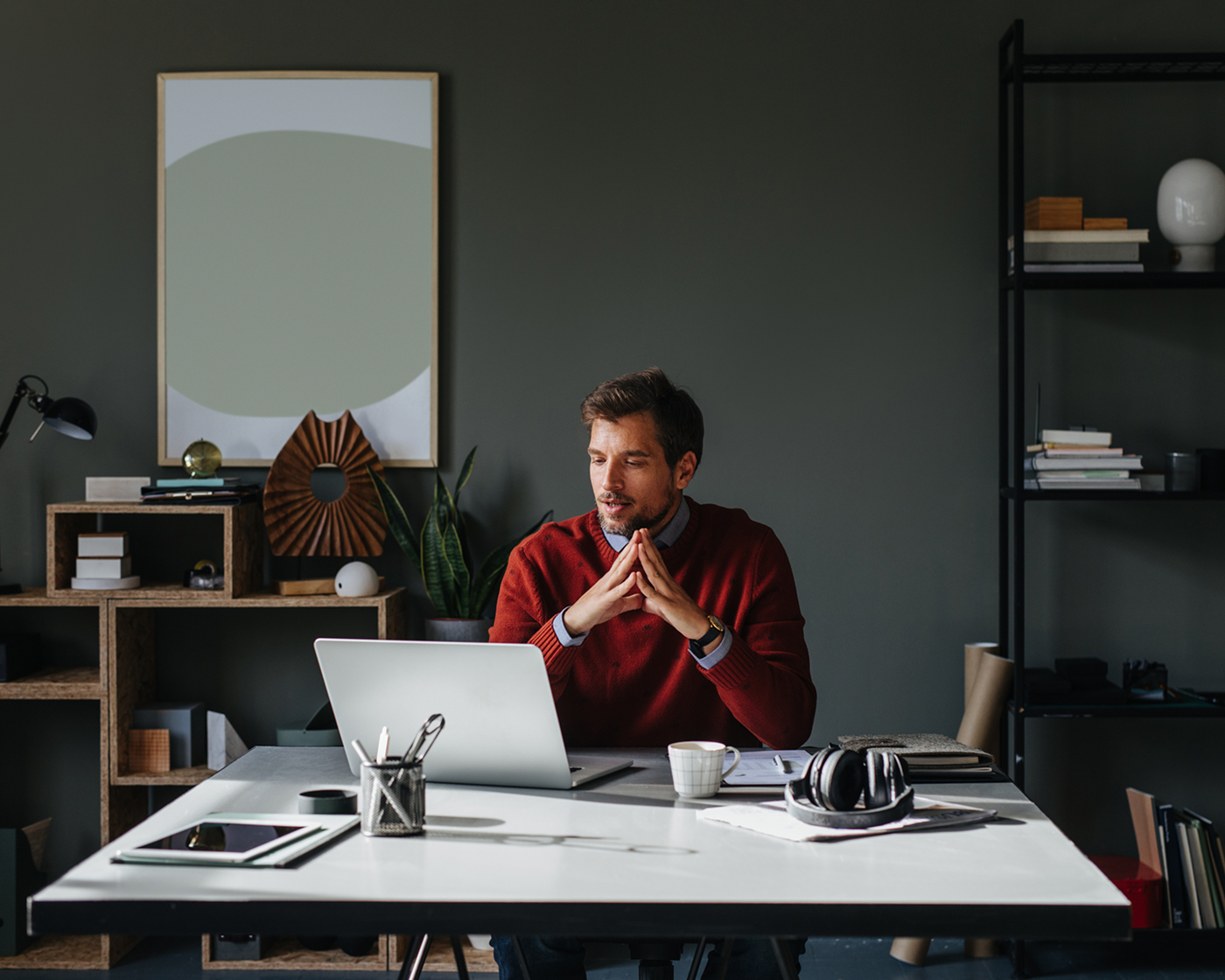 businessman-thinking-about-bills